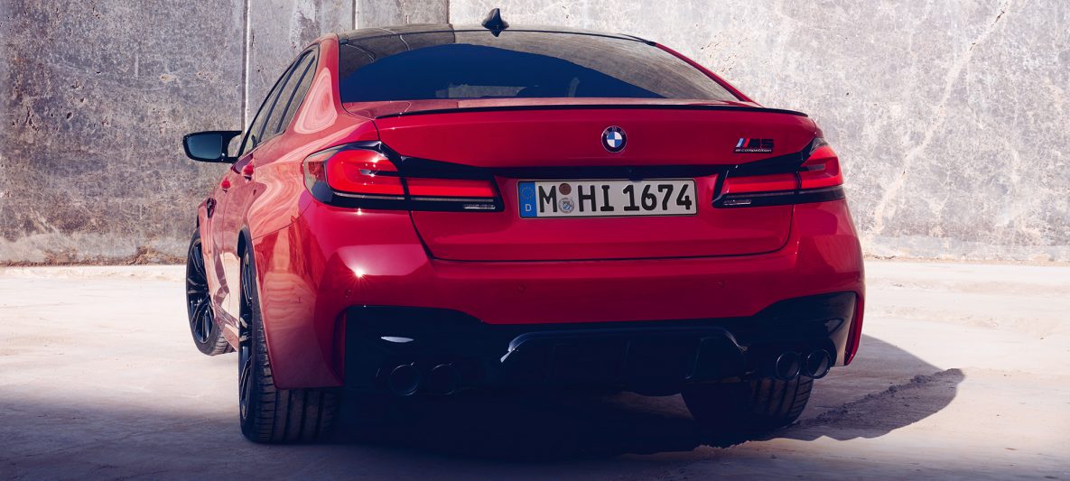 Heckleuchten BMW M5 Competition F90 LCI Facelift 2020 BMW Individual Imola Rot Heckansicht