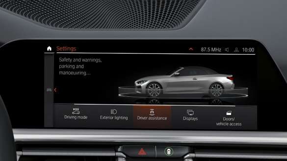 BMW M440i xDrive Driving Assistant Professional