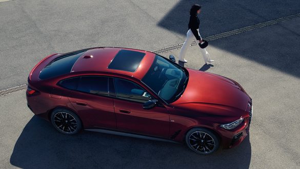 BMW 4er Gran Coupé G26 BMW Individual Aventurinrot metallic Vogelperspektive