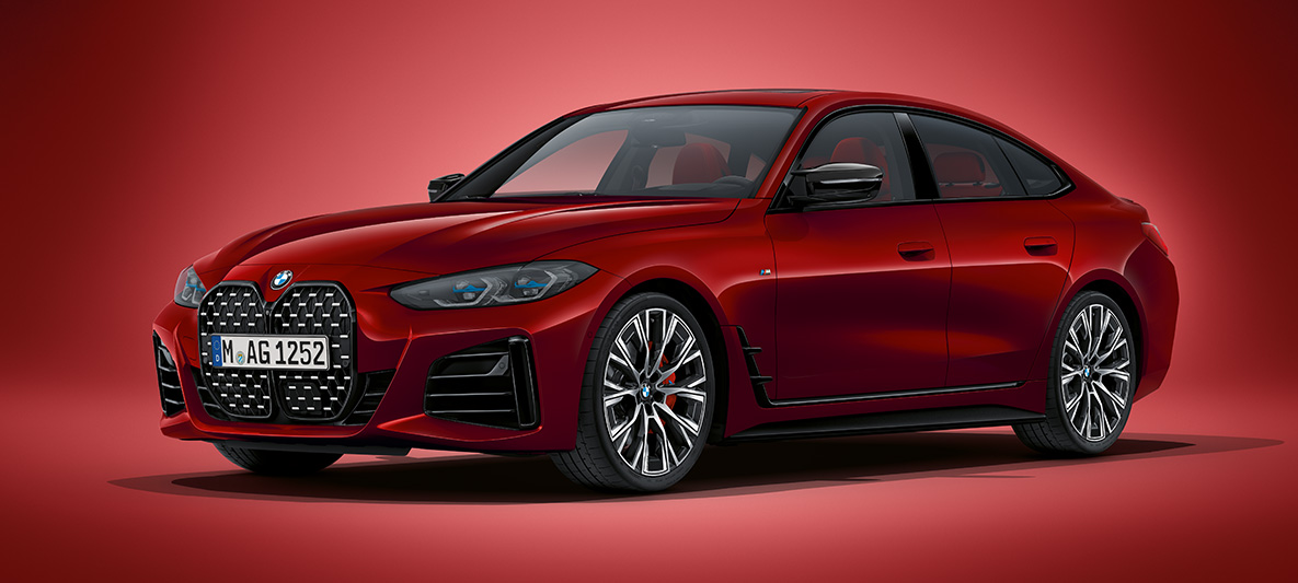 BMW 4er Gran Coupé G26 2021 BMW Individual Aventurinrot metallic Dreiviertel-Frontansicht stehend