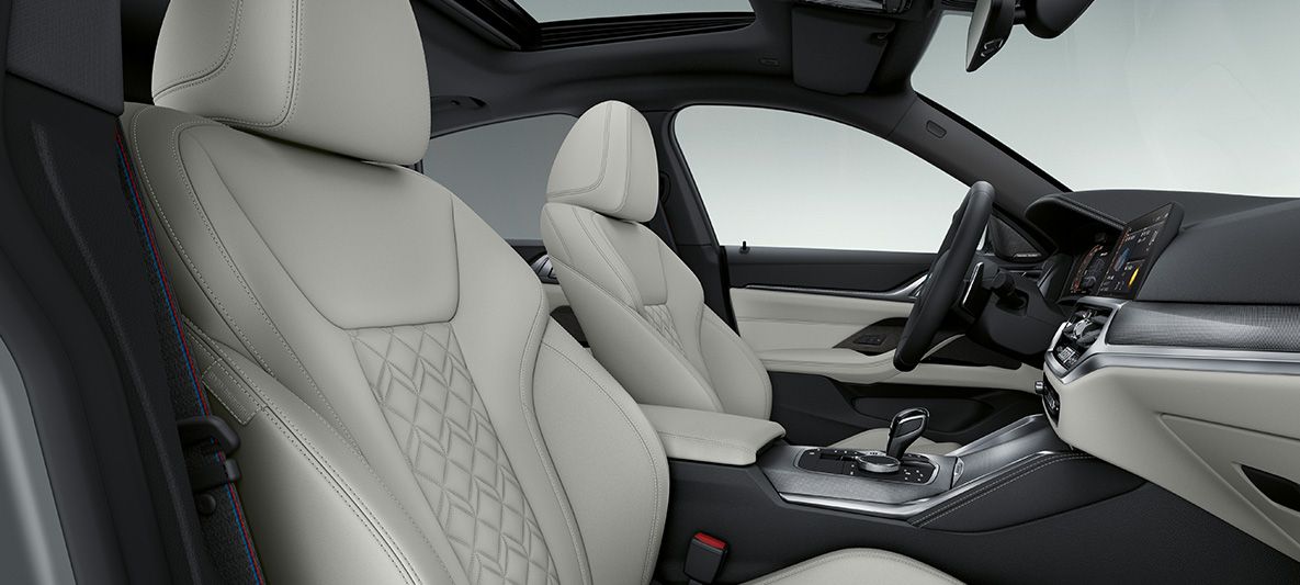 BMW Individual erweiterte Lederausstattung 'Merino' Elfenbeinweiß BMW 4er Gran Coupé G26 2021 Innenraum