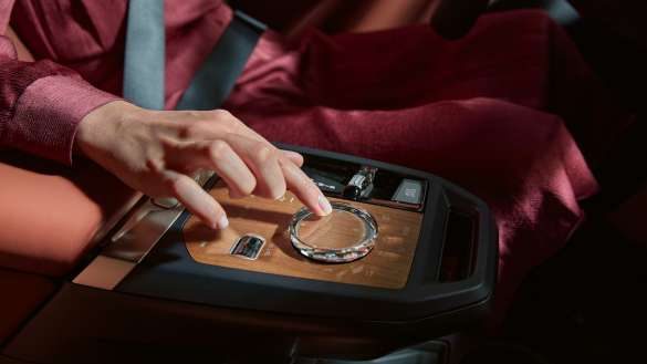 BMW iX MIttelkonsole