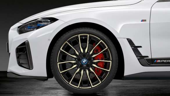 20" M Performance Leichtmetallrad Doppelspeiche 868 M Bicolor (Night Gold glanzgefräst) Sommer-Komplettradsatz BMW i4 M50 G26 2021