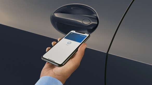 BMW X7 M60i Smartphone Integration