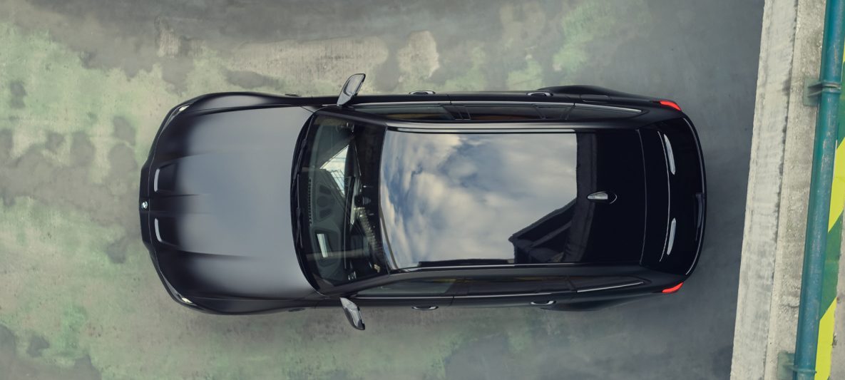 BMW M3 Competition Touring G81 BMW Individual Frozen Black metallic Hochglanz Kontrastdach schwarz Vogelperspektive