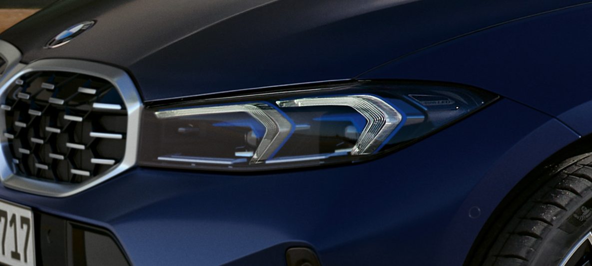 BMW M340i xDrive Touring G21 Frozen Tanzanite Blue LED Frontleuchten Nahaufnahme