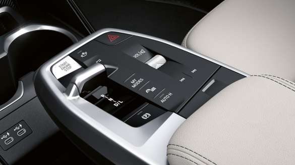 BMW X1 U11 ICE Mittelkonsole mit Steptronic Getriebe Schaltzentrum