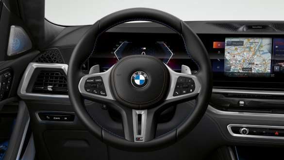 BMW X6 M60i xDrive G06 MP M Lederlenkrad Nahaufnahme