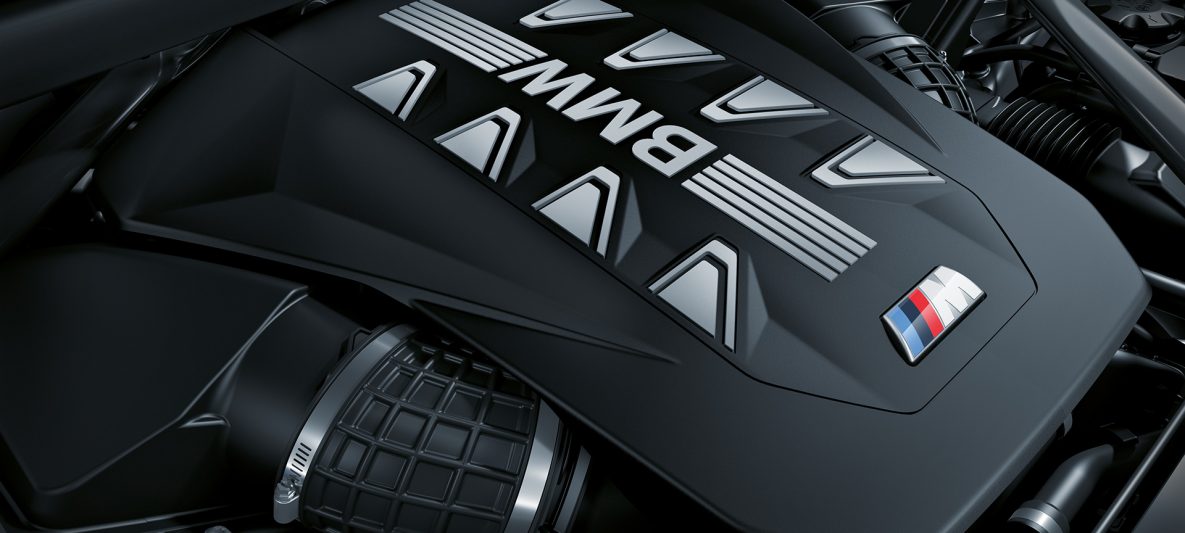 BMW X6 M60i xDrive G06 MP Motor Nahaufnahme