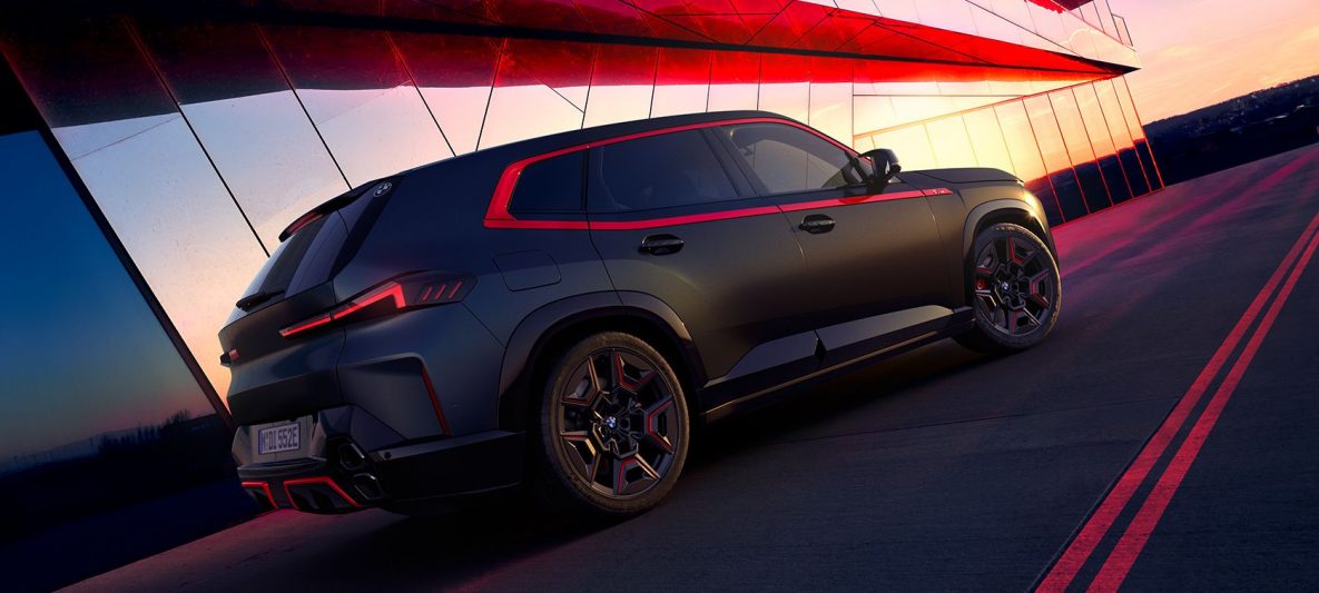 BMW XM Label Red G09 Exterieur parkend