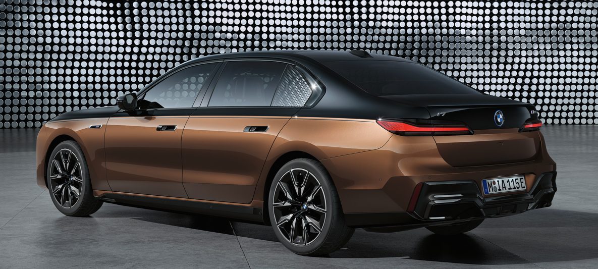 BMW i7 M70 xDrive Limousine G70 Exterieur Two-Tone Lackierung Seitenansicht
