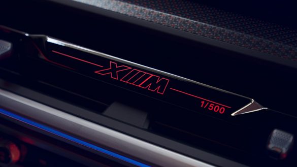 BMW XM G09 Label Red Cockpit