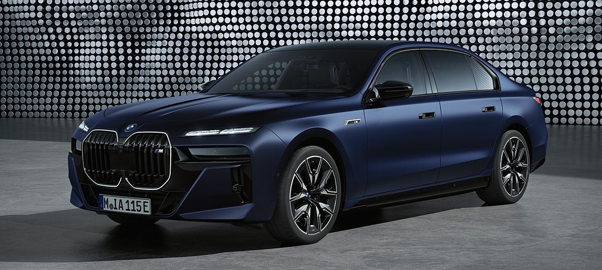 BMW 7er M Automobile G70 Frozen Tansanite Blue Sonderlackierungen