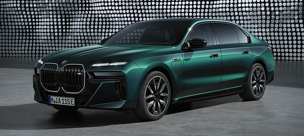 BMW 7er M Automobile G70 Aurora Diamond Green Sonderlackierungen