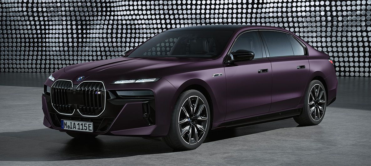 BMW 7er M Automobile G70 Frozen Purple Sonderlackierungen